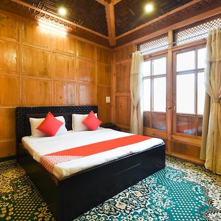 Oyo 66637 Merlin Group Of Houseboats Hotel Srinagar  Exterior photo